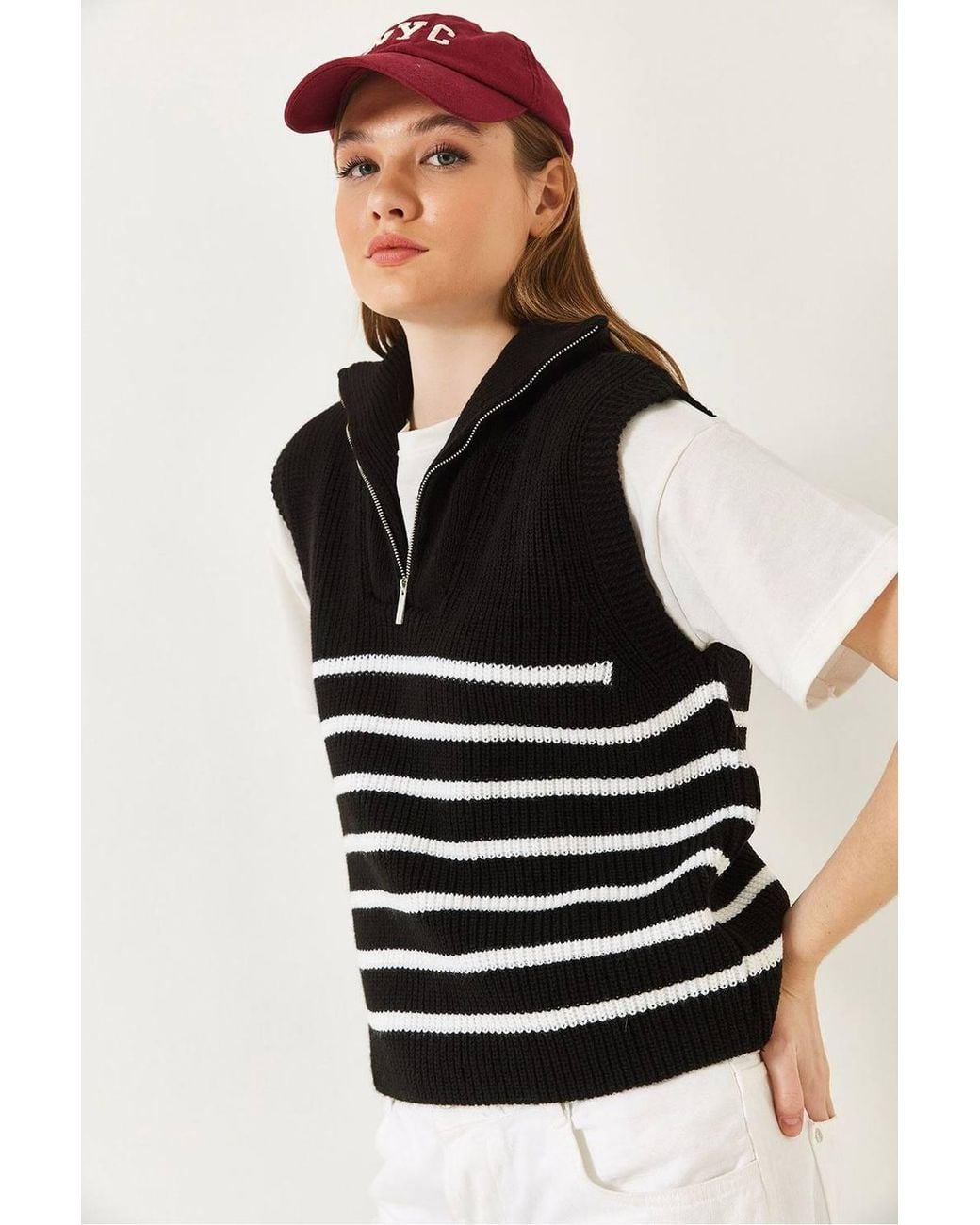 Bianco Lucci Black Striped Knitwear Sweater Vest With Zipper Collar
