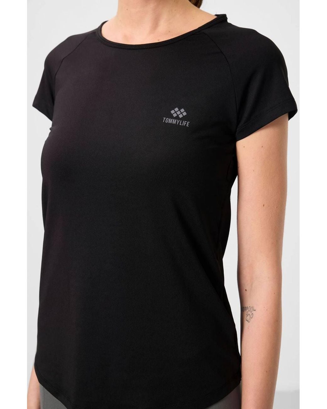 TOMMY LIFE Black Short-Sleeve Crew Neck T-Shirt