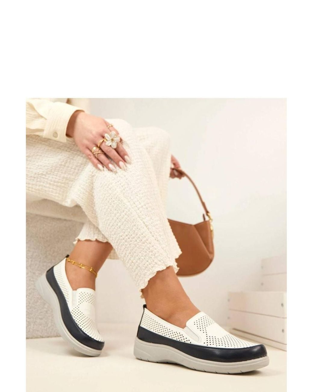 Love Lace Natural Stylish Cut Out Slip On Platform Shoes For Breathable Comfort