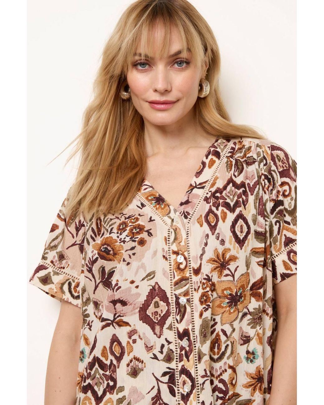 Blue Vanilla Brown Short Sleeve Button Up V-Neck Blouse