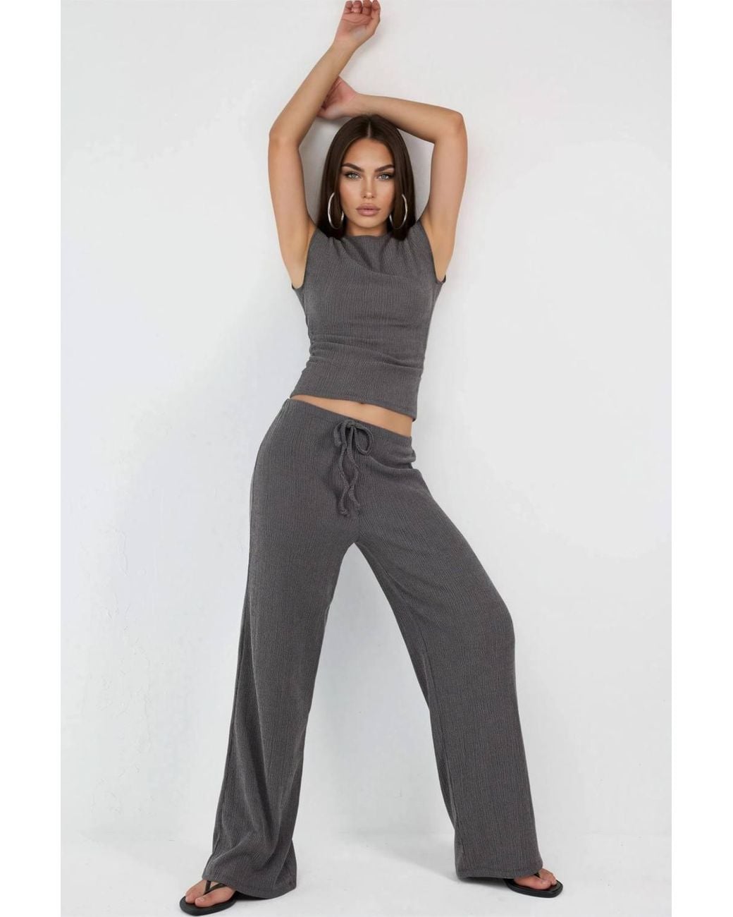 Busem Black Ribbed Crew Neck Sleeveless Blouse
