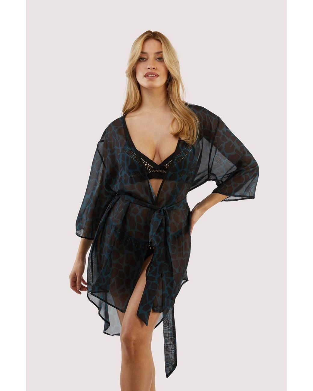 Wolf & Whistle Black Khaki Giraffe Beach Kimono