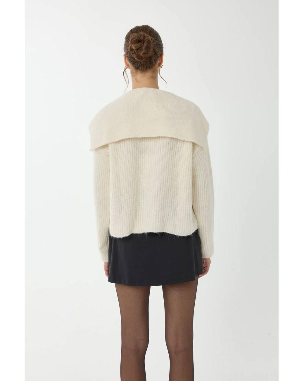 Hiccup White Relaxed Fit Buttoned Knit Cardigan