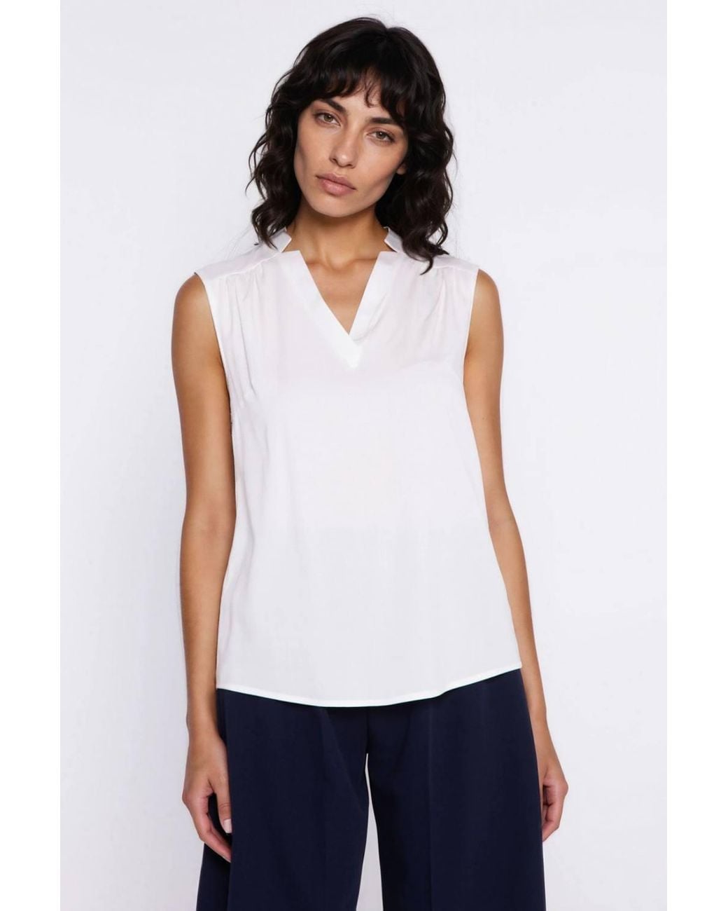 Love Lace White Sleeveless V Neck Cutout Viscose Blouse