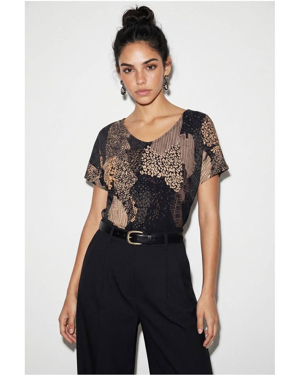Bianco Lucci Black Abstract Print V-Neck T-Shirt