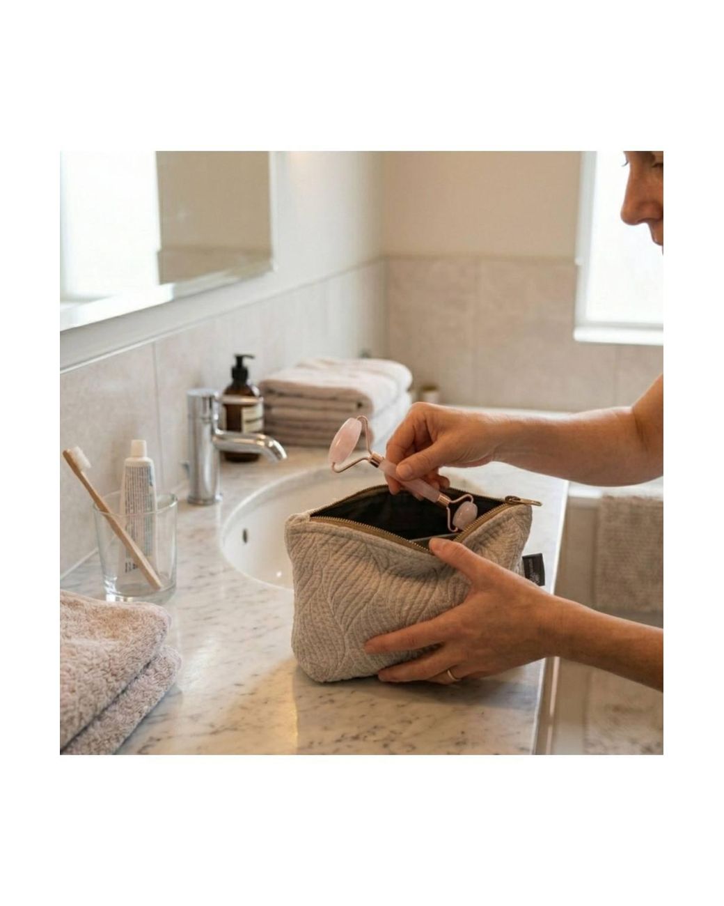 KDMD Gray Moonlit Weave Jacquard Toiletry Bag For Travel