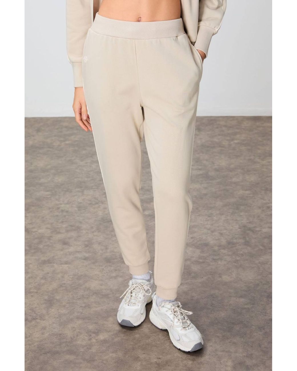 TOMMY LIFE Natural Oversized Zip-Collar Sweatshirt & Pants Set