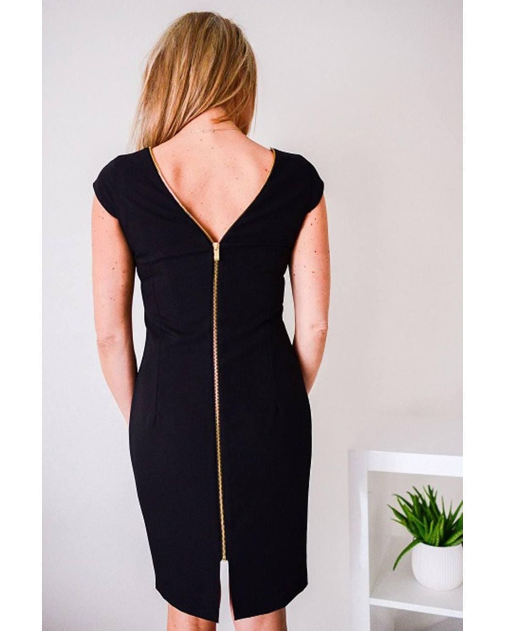 Love Lace Black Knitted Cap Sleeve Soft Dress With Zip