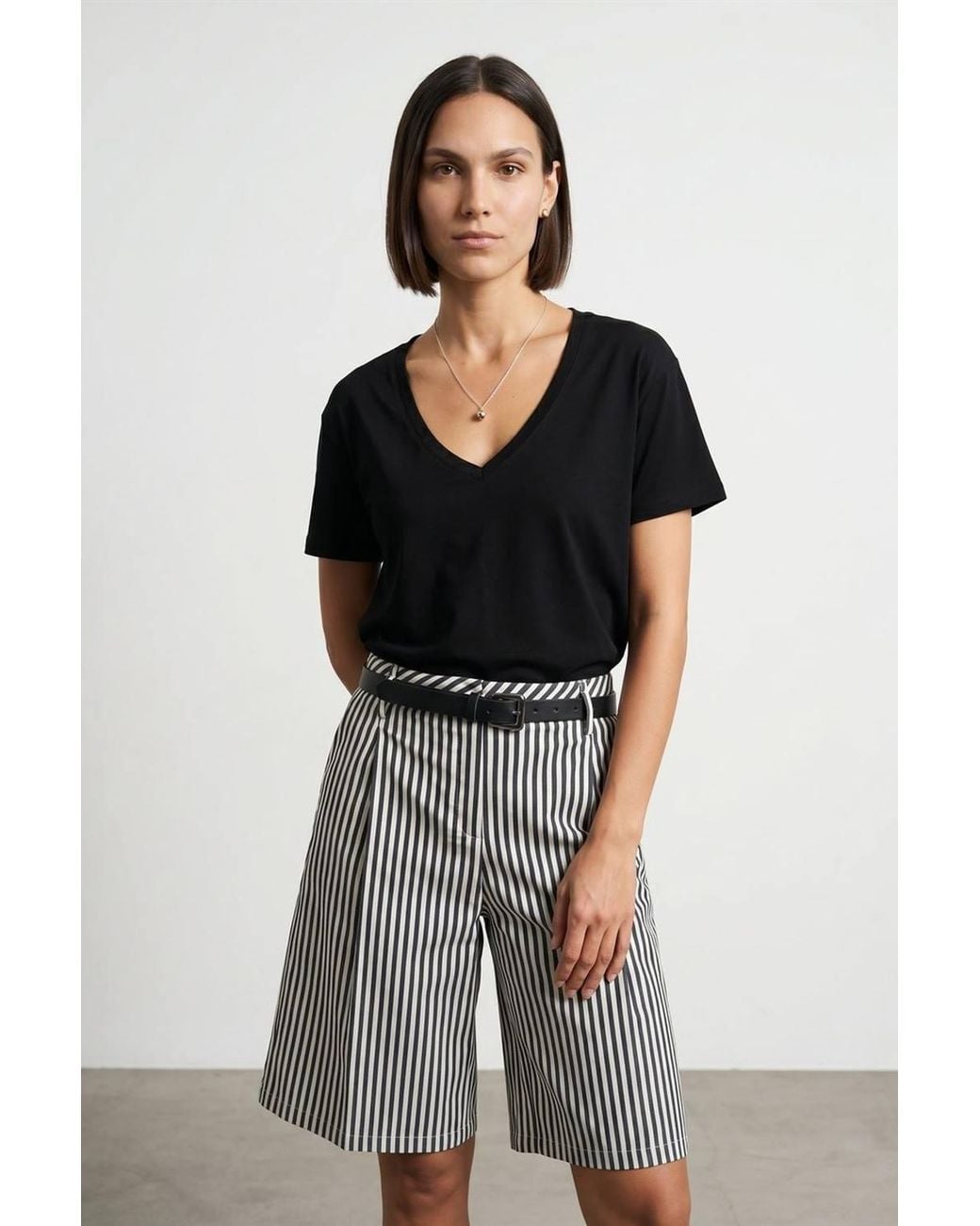 Dilvin Black Cotton Tencel V-Neck Short-Sleeve Blouse