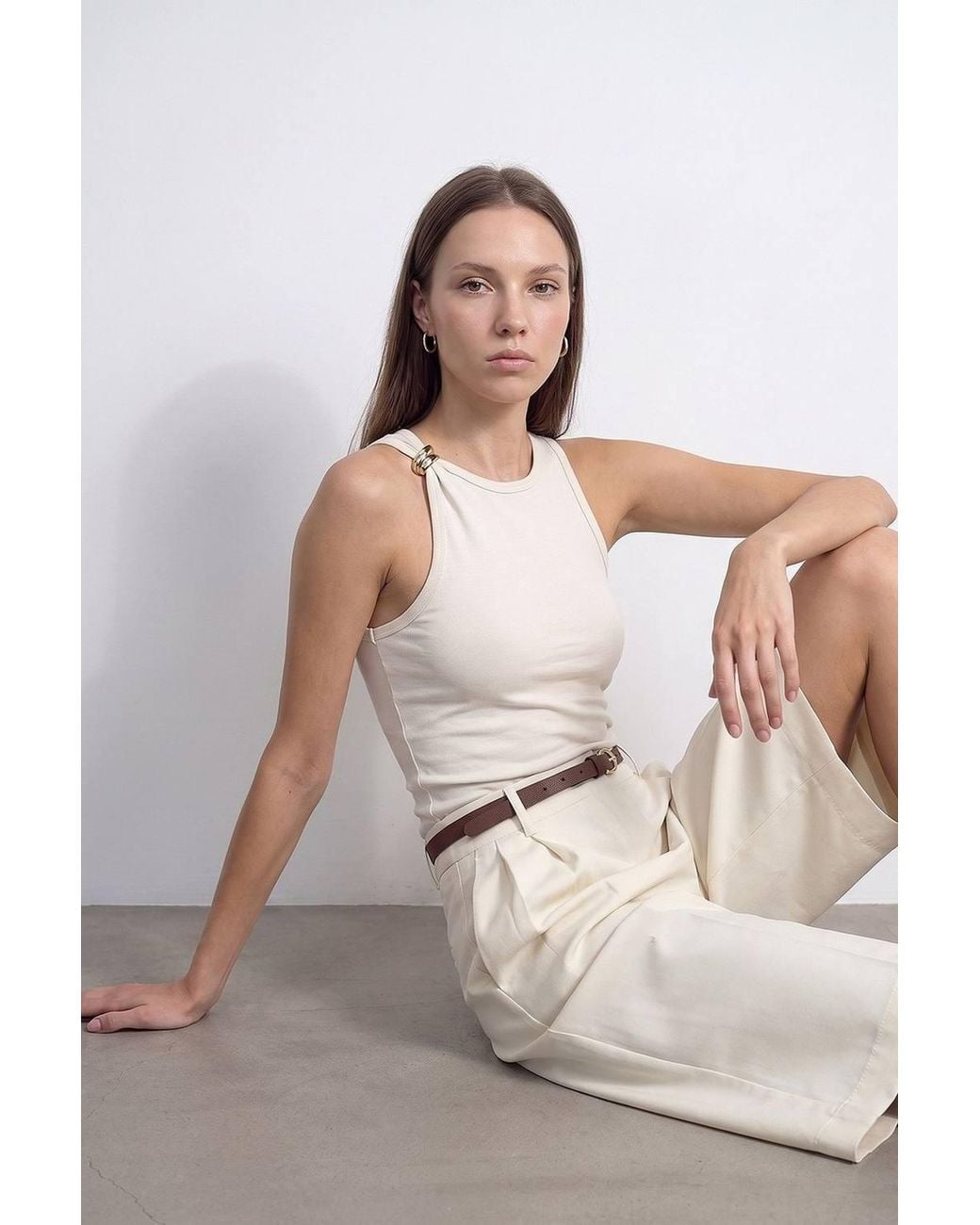 Dilvin Black Sleeveless Slim-Fit Cami Blouse