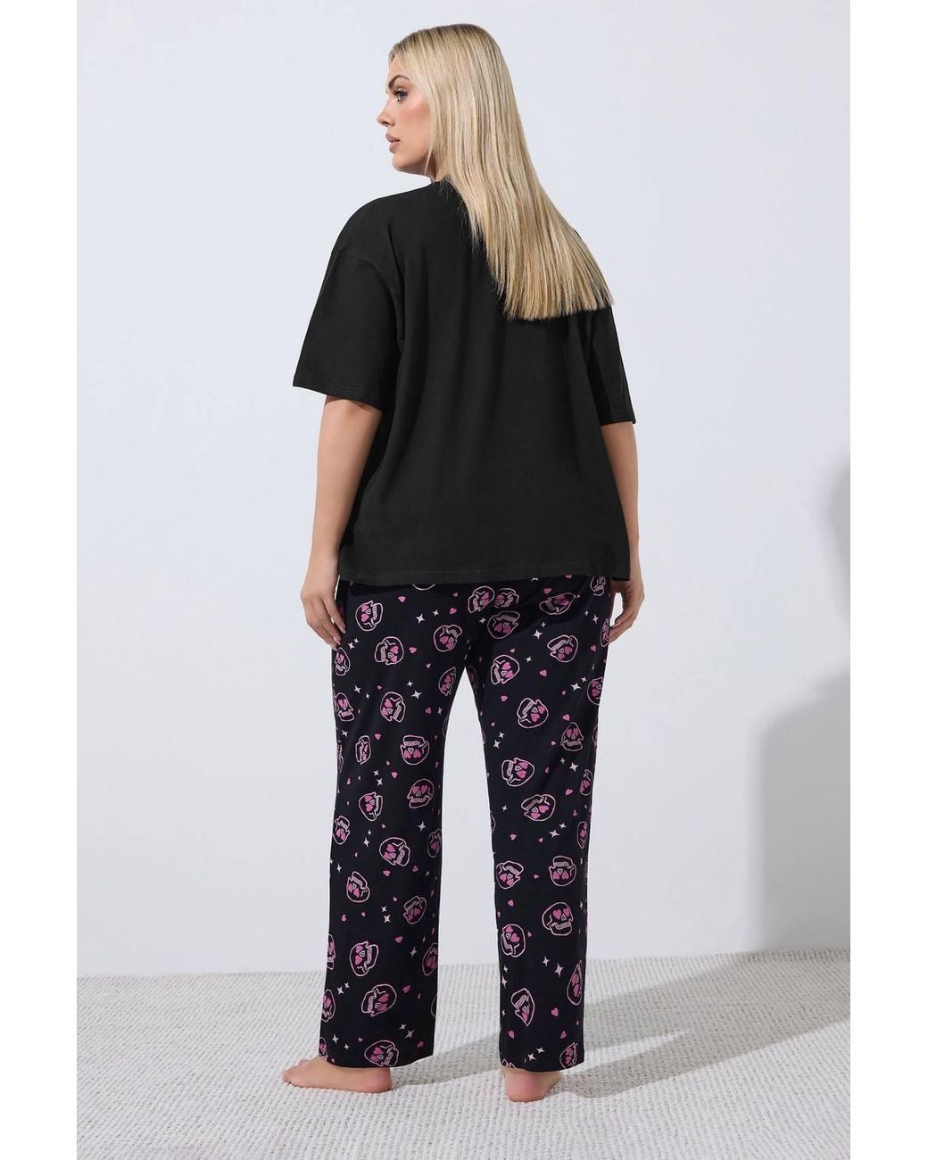 Yours Black 'Lazy Bones' Skull Pyjama Set