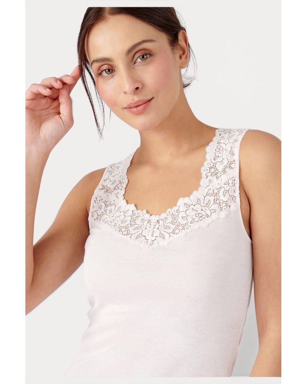 DAMART White Sleeveless Thermolactyl T-Shirt Lace Trim Regular Length Jersey