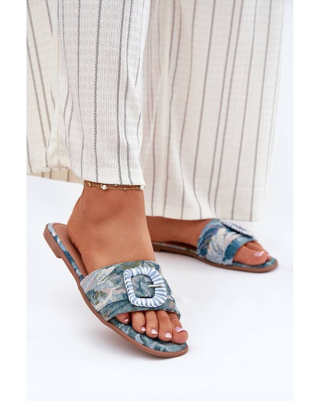 Love Lace White Summer Textile Flat Heel Sandals With Decorative Front Buckle