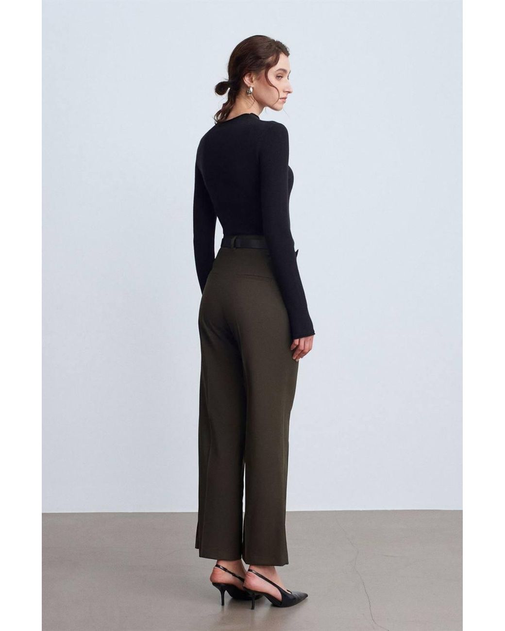 Dilvin Black Wide-Leg Pleated Crepe Trousers
