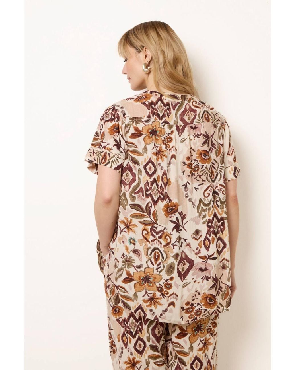 Blue Vanilla Brown Short Sleeve Button Up V-Neck Blouse