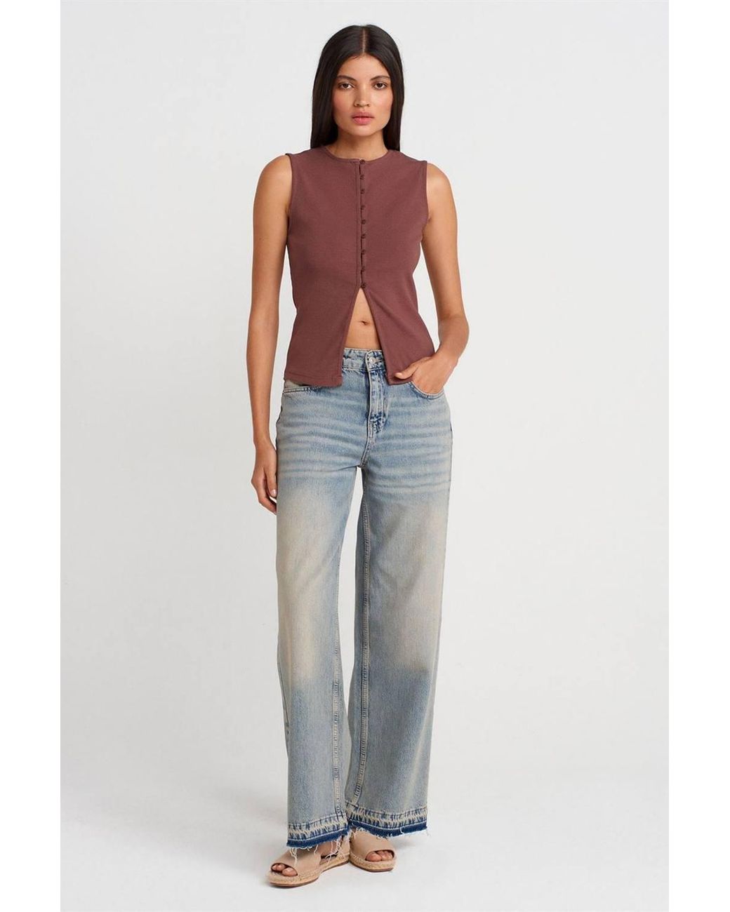 Dilvin Red Ribbed Sleeveless Button-Front Blouse