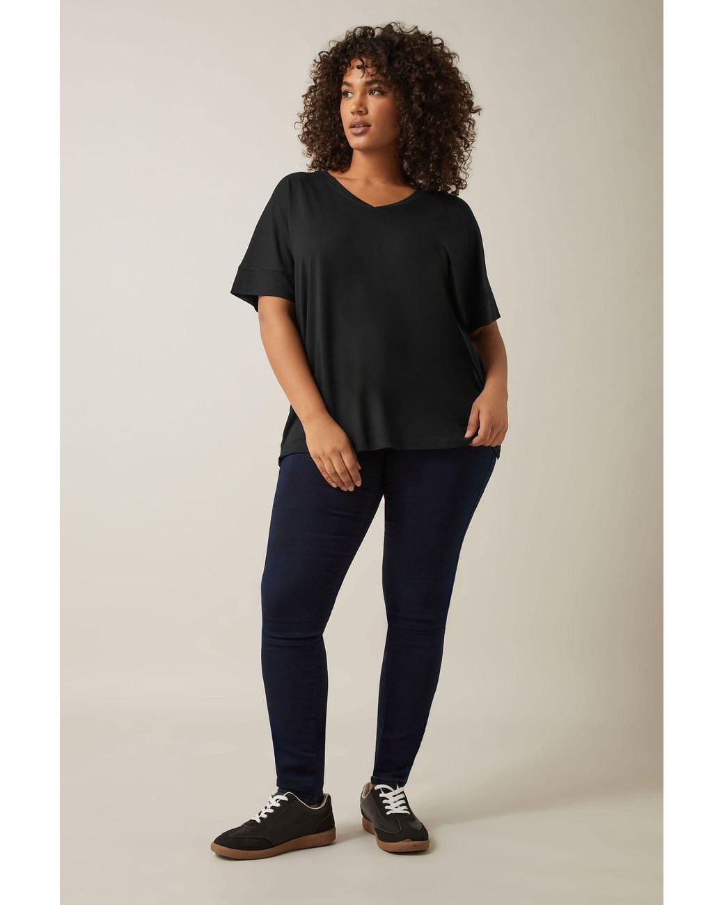 Evans Black V-Neck T-Shirt