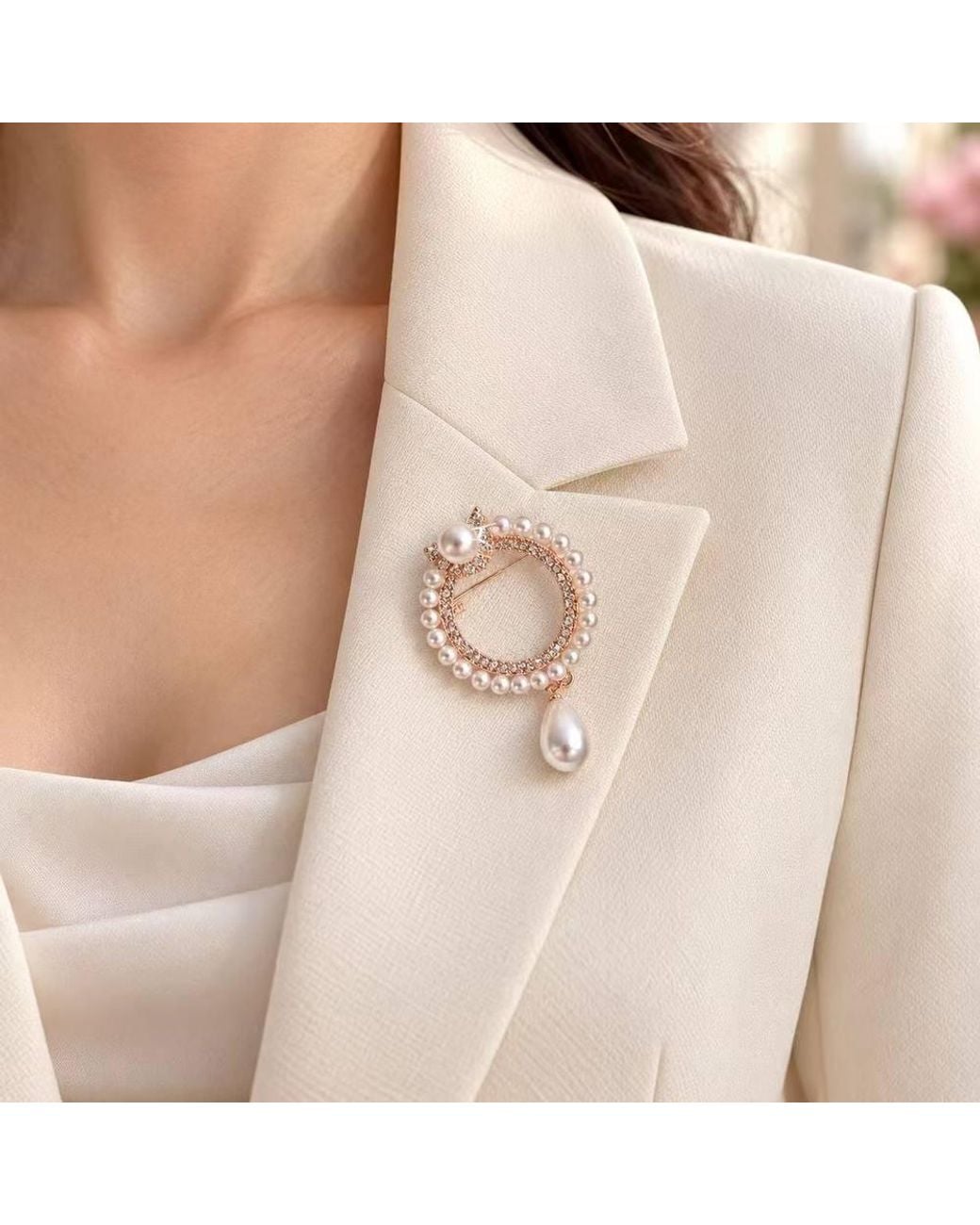 BluCore White Pearl Circle Brooch