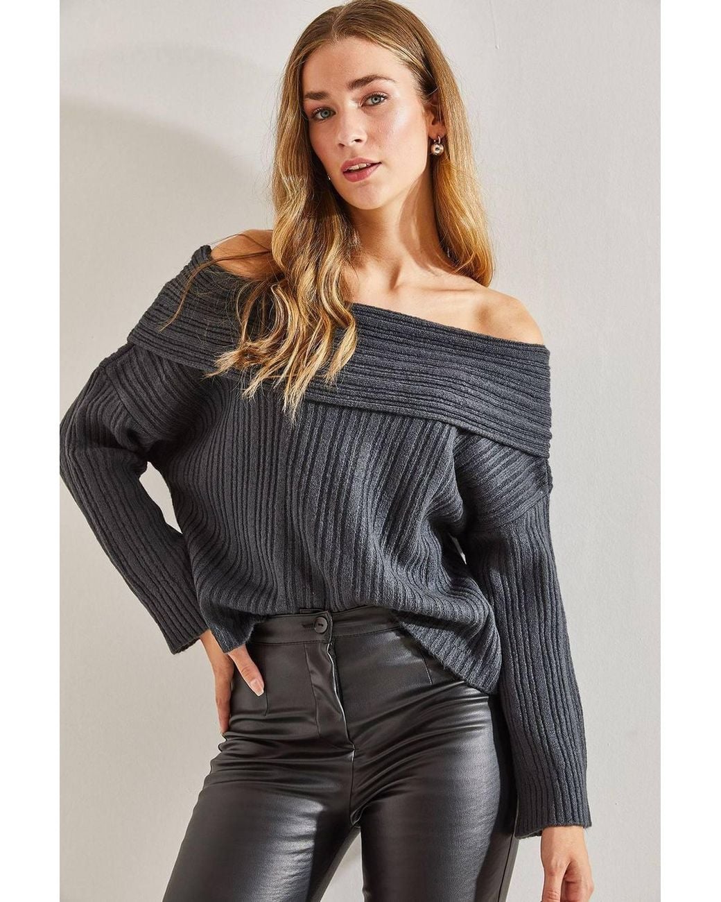 Bianco Lucci Gray Off Shoulder Ribbed Knit Sweater