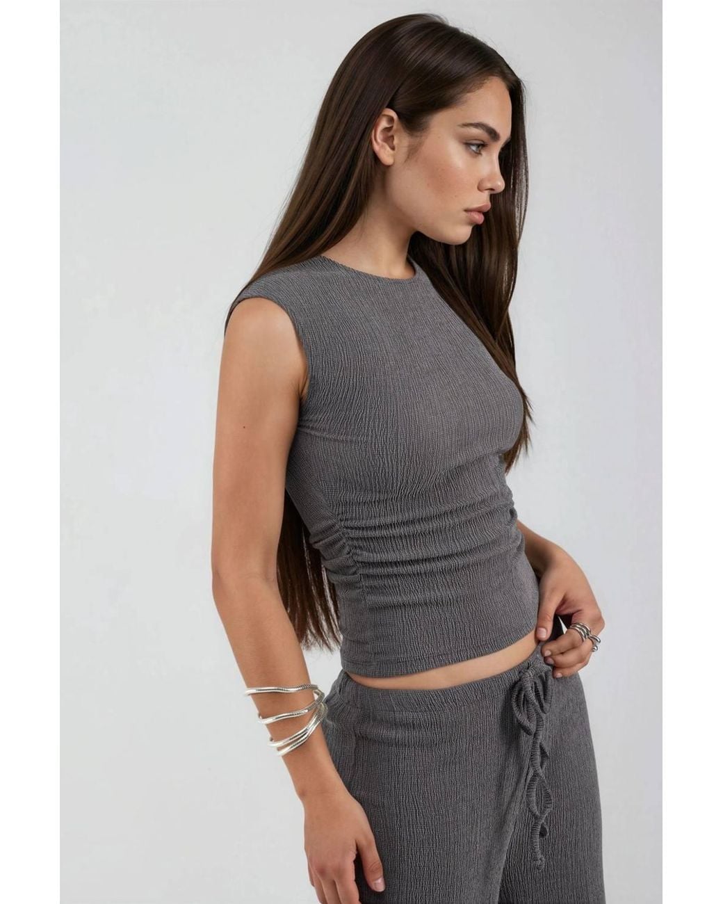 Busem Black Ribbed Crew Neck Sleeveless Blouse