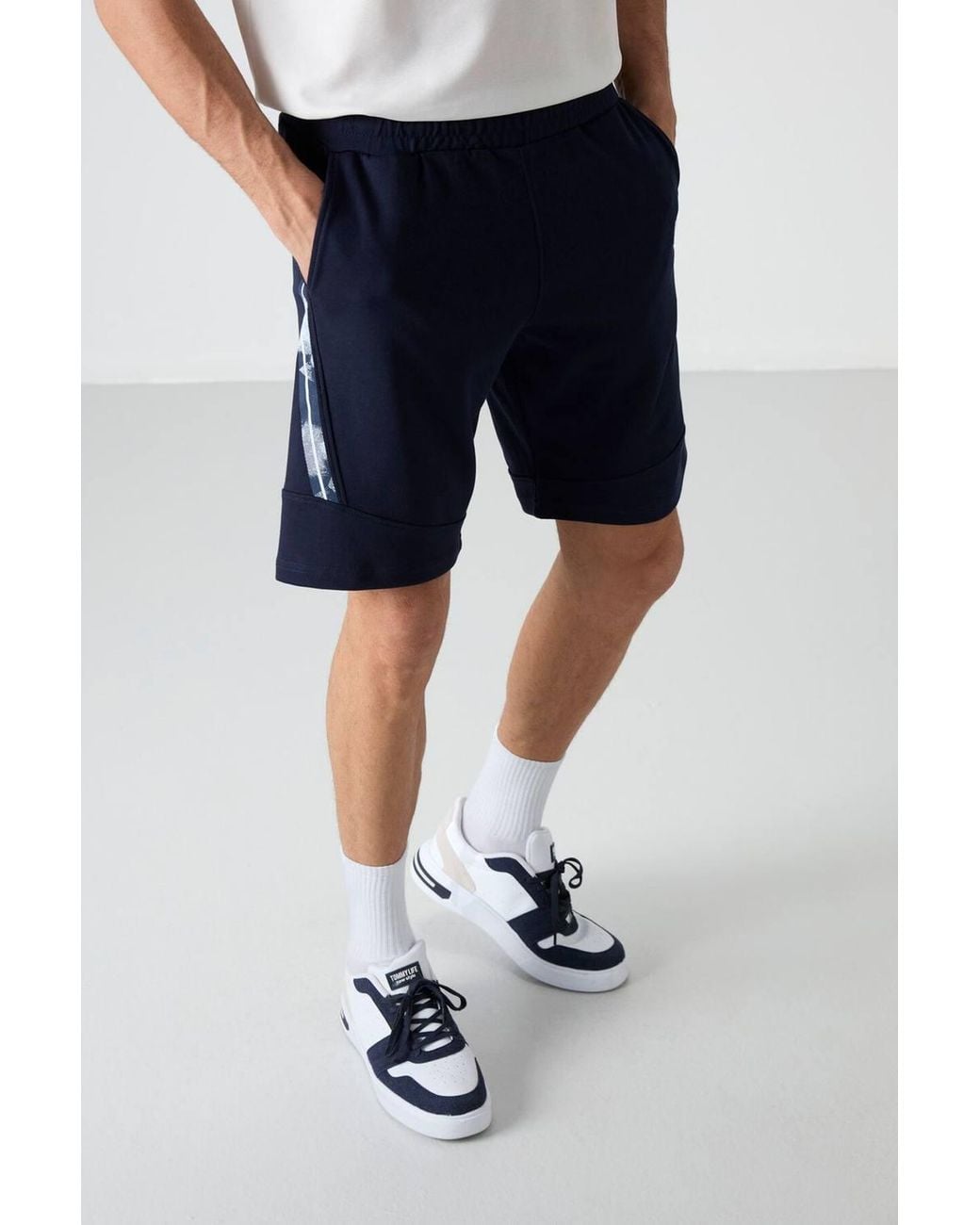 TOMMY LIFE Blue Pull-On Sweat Shorts for men