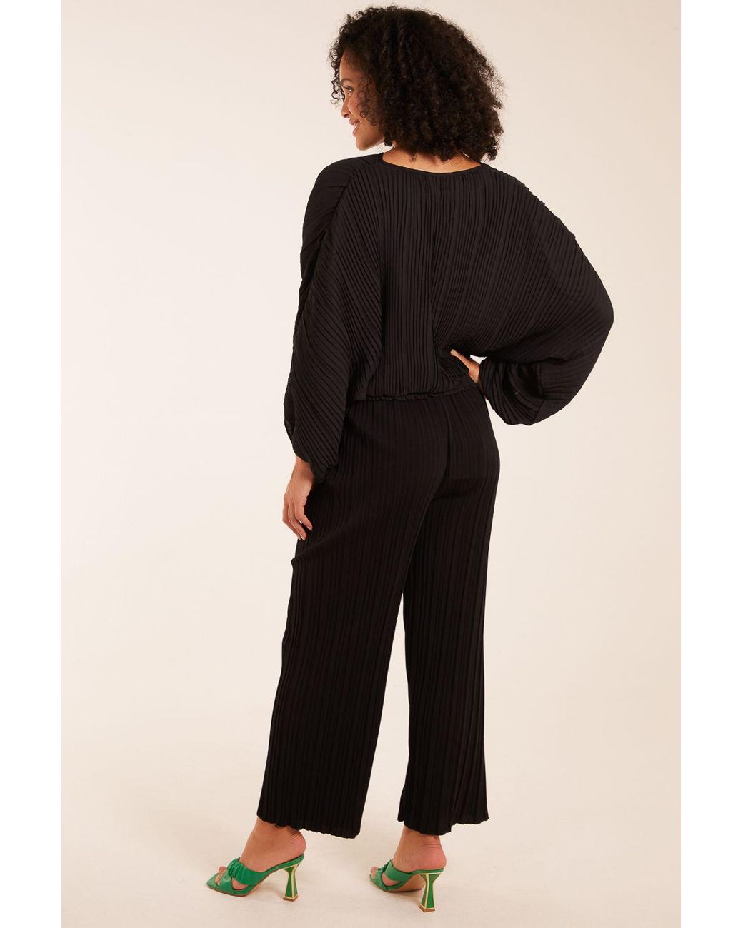 Blue Vanilla Black Long Sleeve Pleated Top
