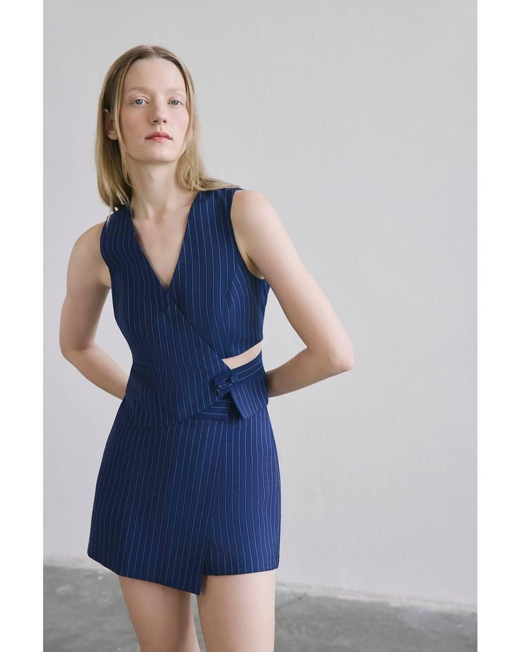 RUE Blue Striped Side-Zip High-Waist Mini Shorts