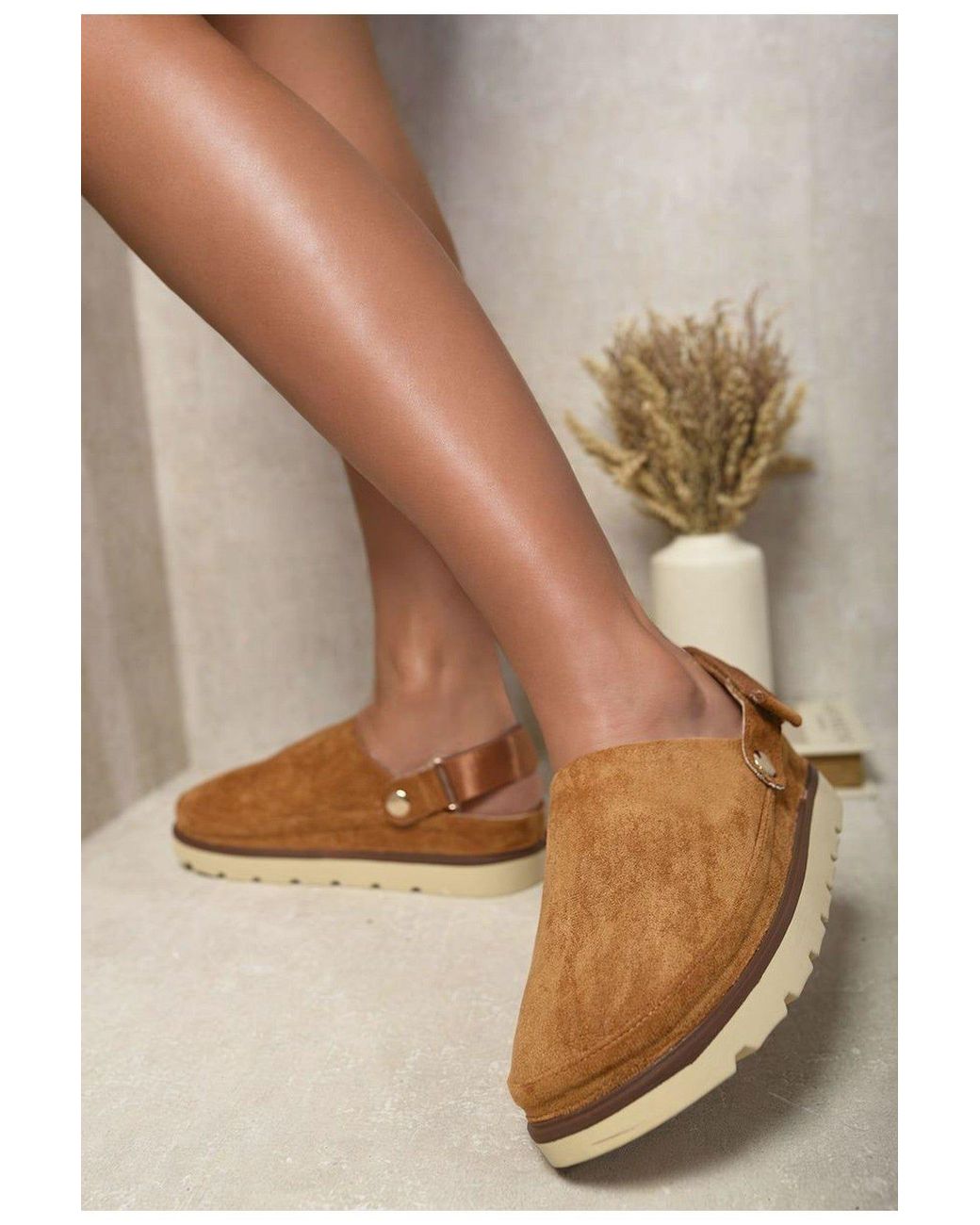 IKRUSH White Rebeca Slingback Closed Toe Clogs With Block Heel