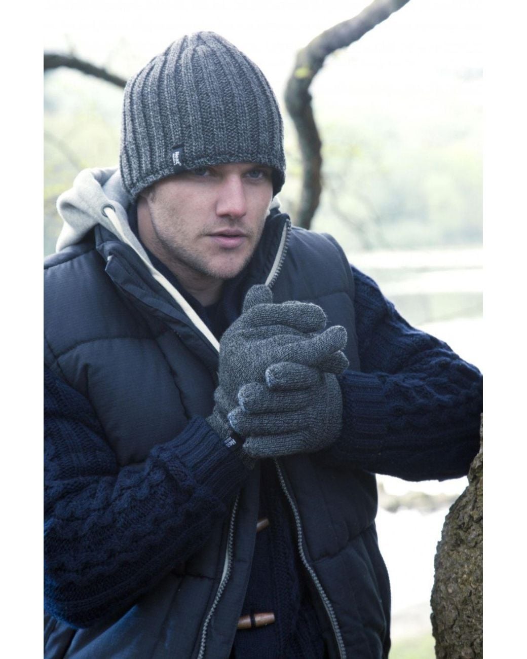 Heat Holders Black Fleece Lined Thermal Hat & Glove Set For Winter for men