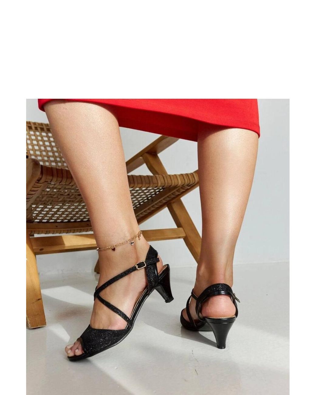 Love Lace Red Tomica Shiny Buckle Medium Heel Sandals With Round Toe Comfort