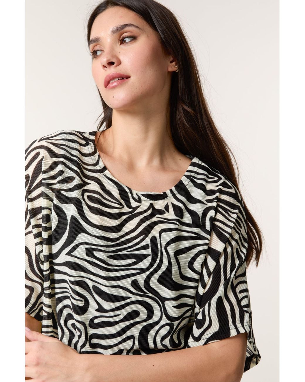 Blue Vanilla White Short Sleeve Round Neck Top