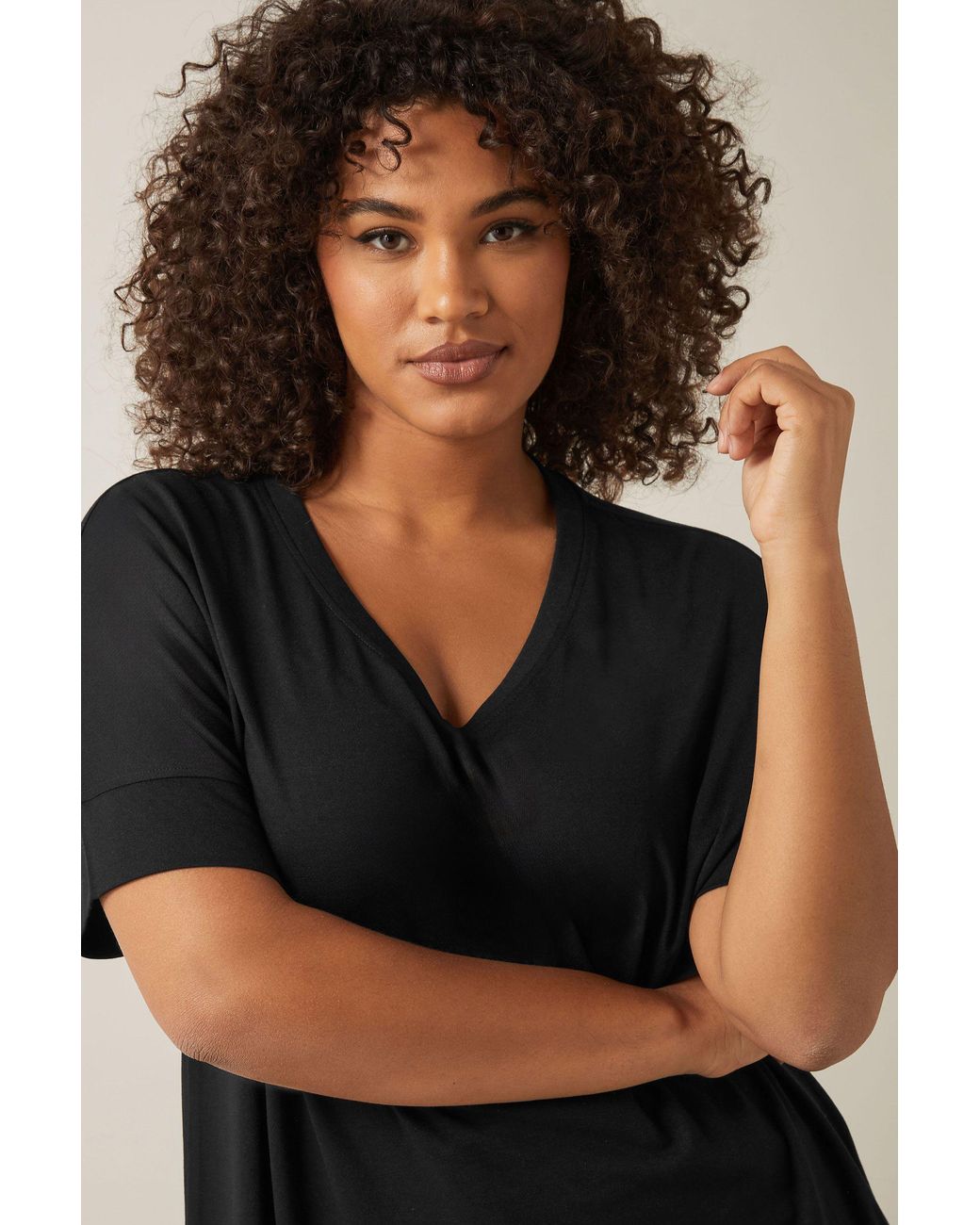 Evans Black V-Neck T-Shirt