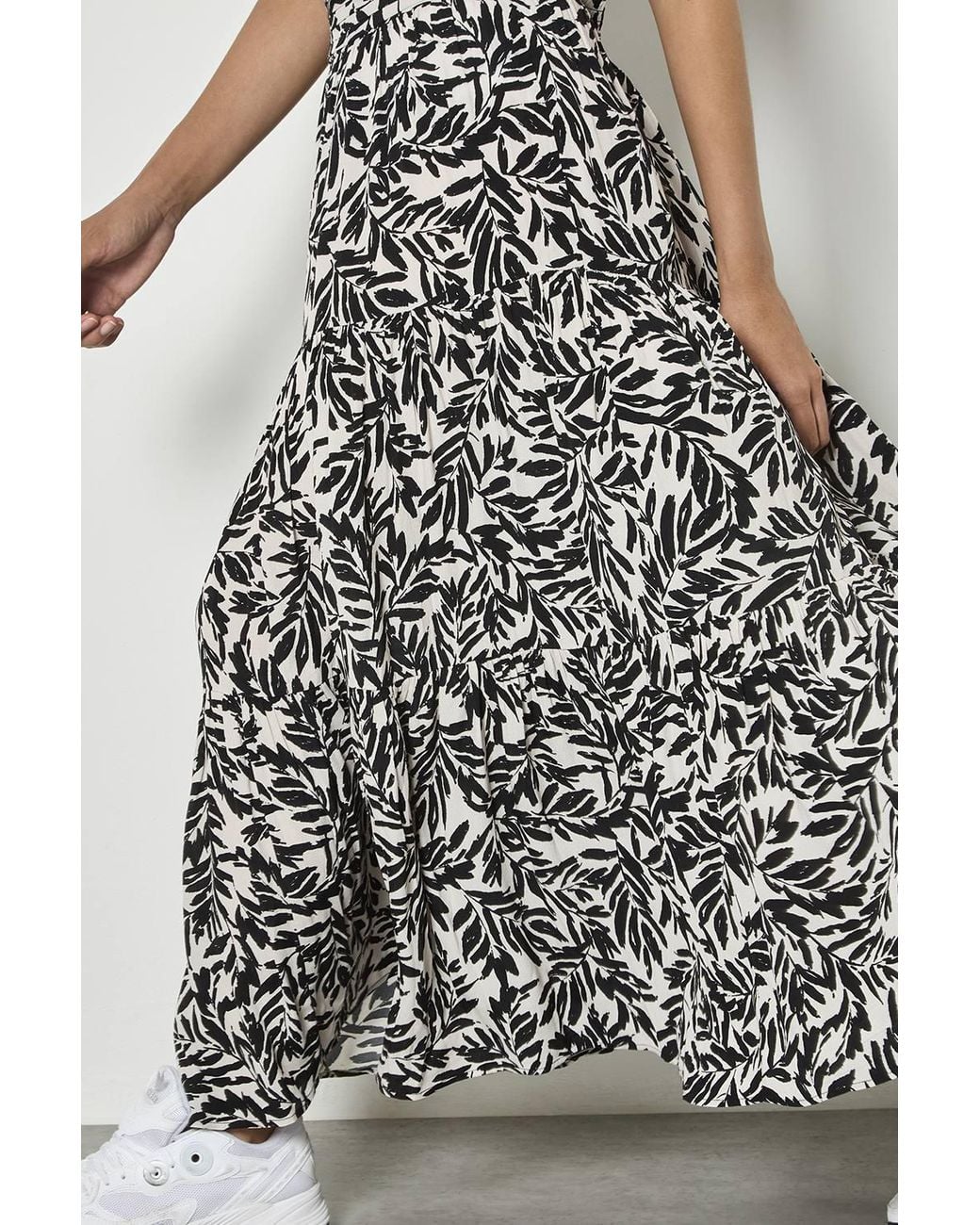 Apricot White Leaf Print Tiered Midi Skirt