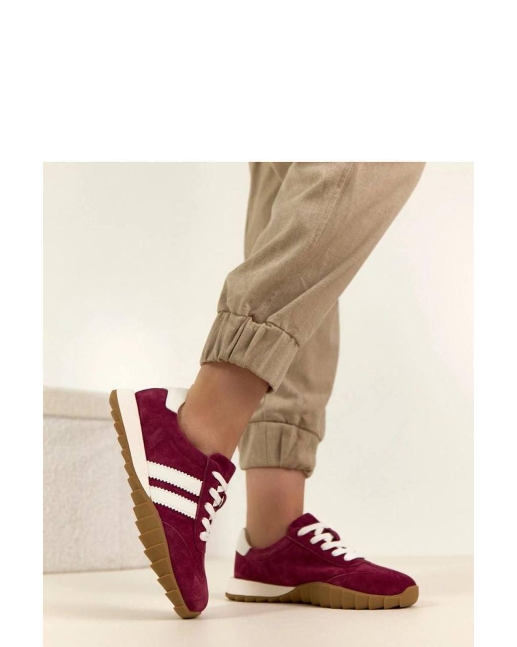 Love Lace White Round Toe Lace-Up Lightweight Sports Trainers