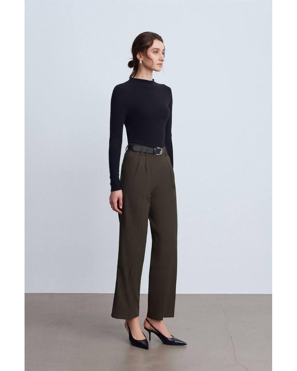 Dilvin Black Wide-Leg Pleated Crepe Trousers