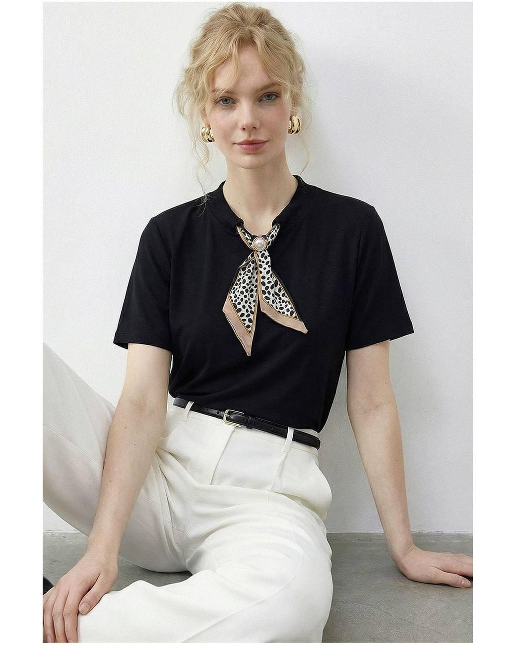 Bianco Lucci Black Basic Crew Neck T-Shirt With Accessory Detail