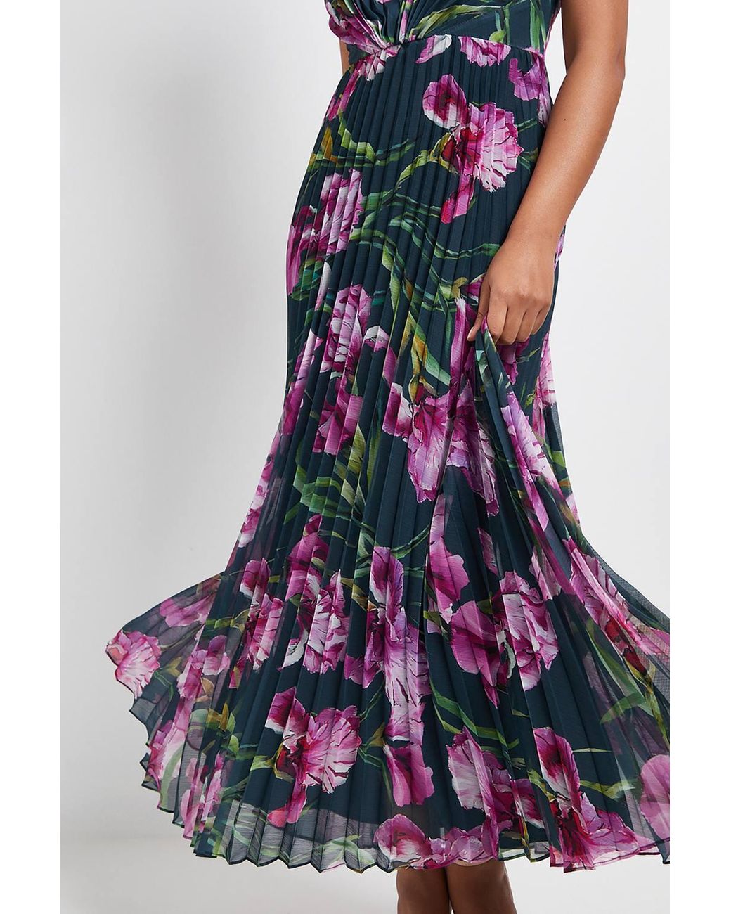 Wallis White Petite Floral Print Pleated Maxi Dress