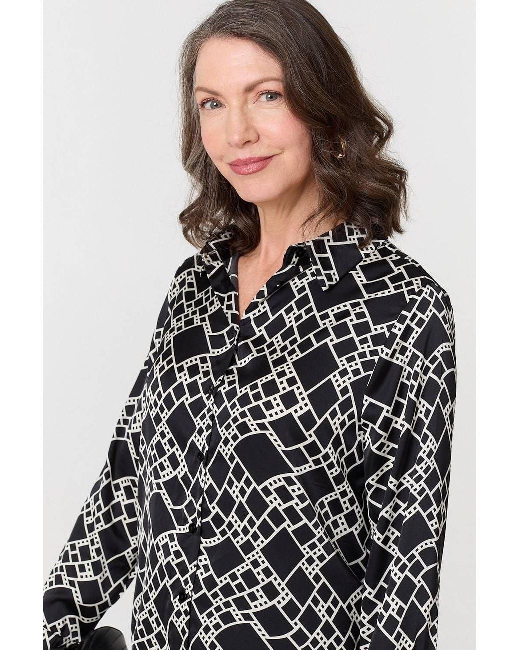 Izabel London Black Geo Print V-Neck Long Sleeve Shirt