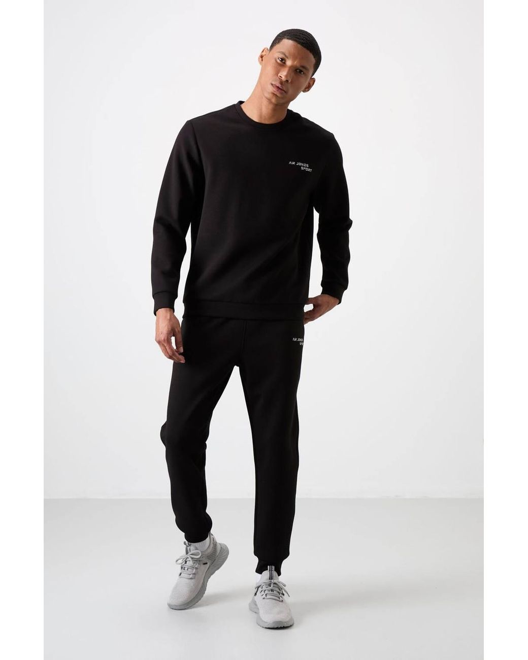 TOMMY LIFE Black Long-Sleeve Sweatshirt & Pants Set for men