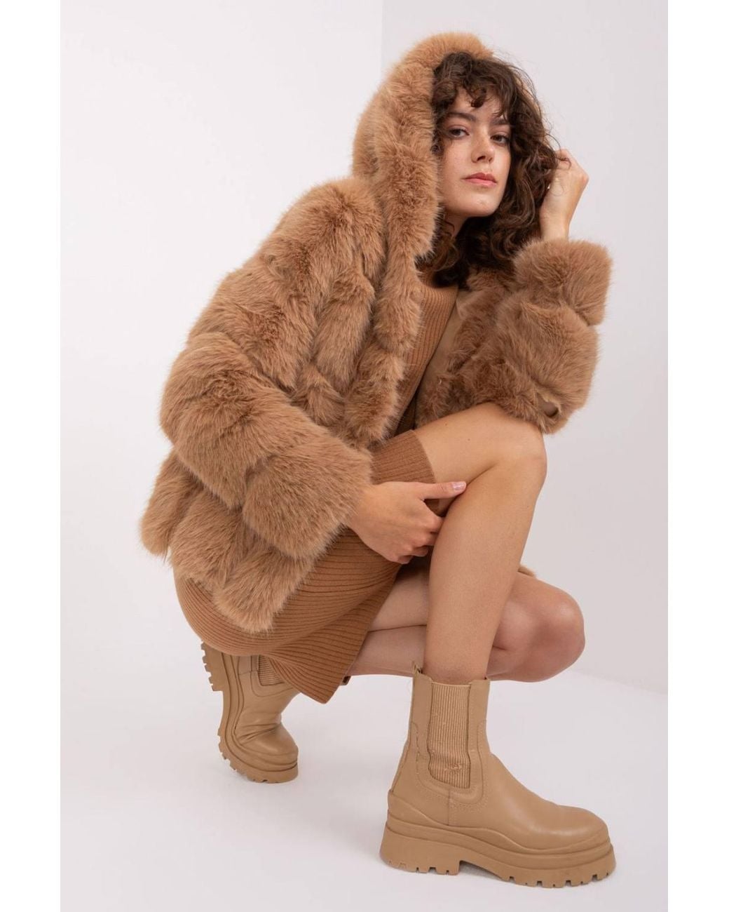 Love Lace Brown Elegant Hooded Fur Jacket For Cold Days