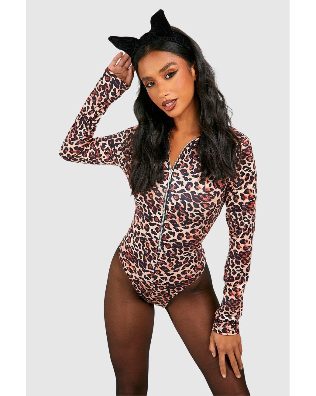 Boohoo Petite Zip Through Leopard Print Bodysuit in Brown