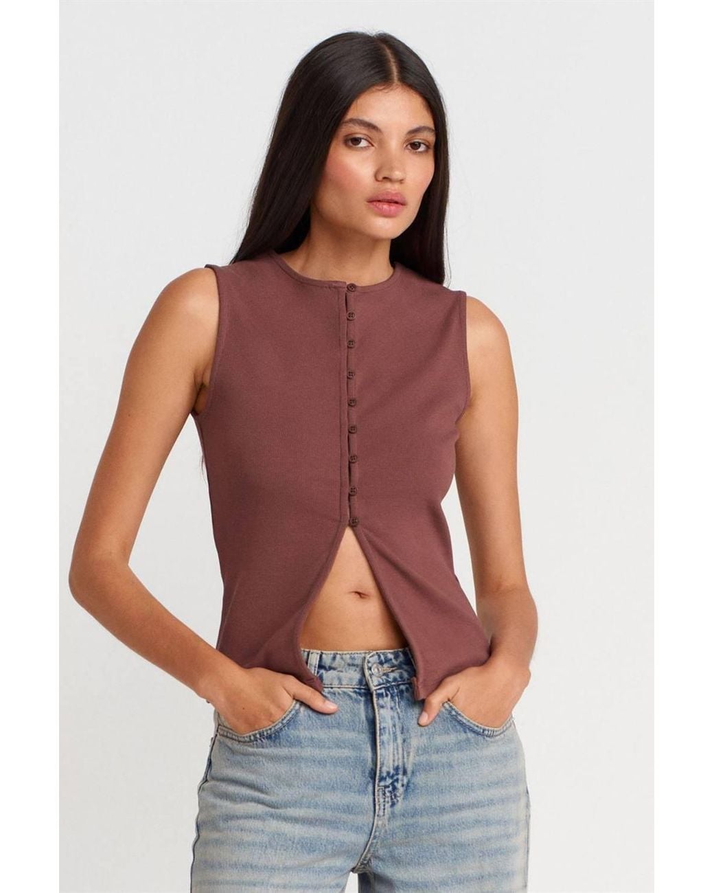 Dilvin Red Ribbed Sleeveless Button-Front Blouse