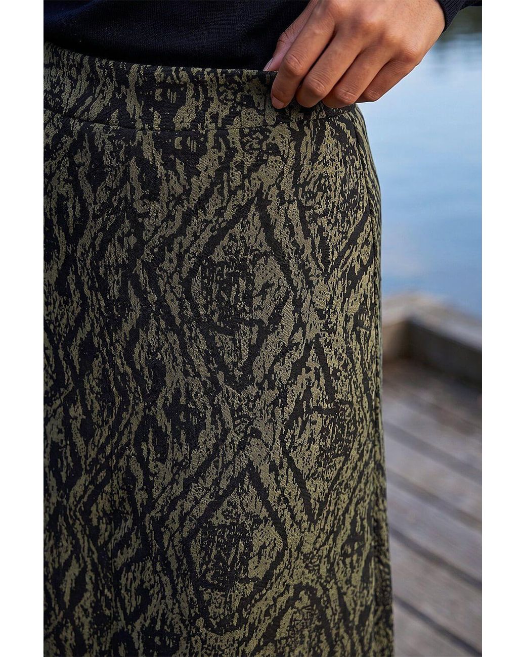 Roman Black Abstract Diamond Print Midi Skirt