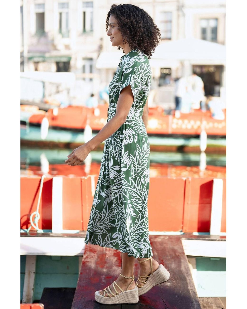 Yumi' Green Leaf Print Viscose Relaxed Midi Shirt Dress