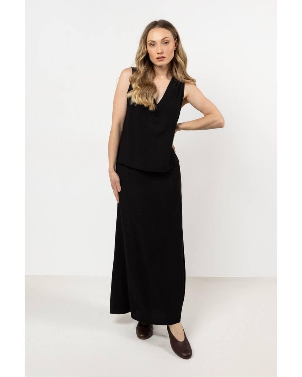 Love Lace Black Elegant Long Rayon Skirt With Side Slit