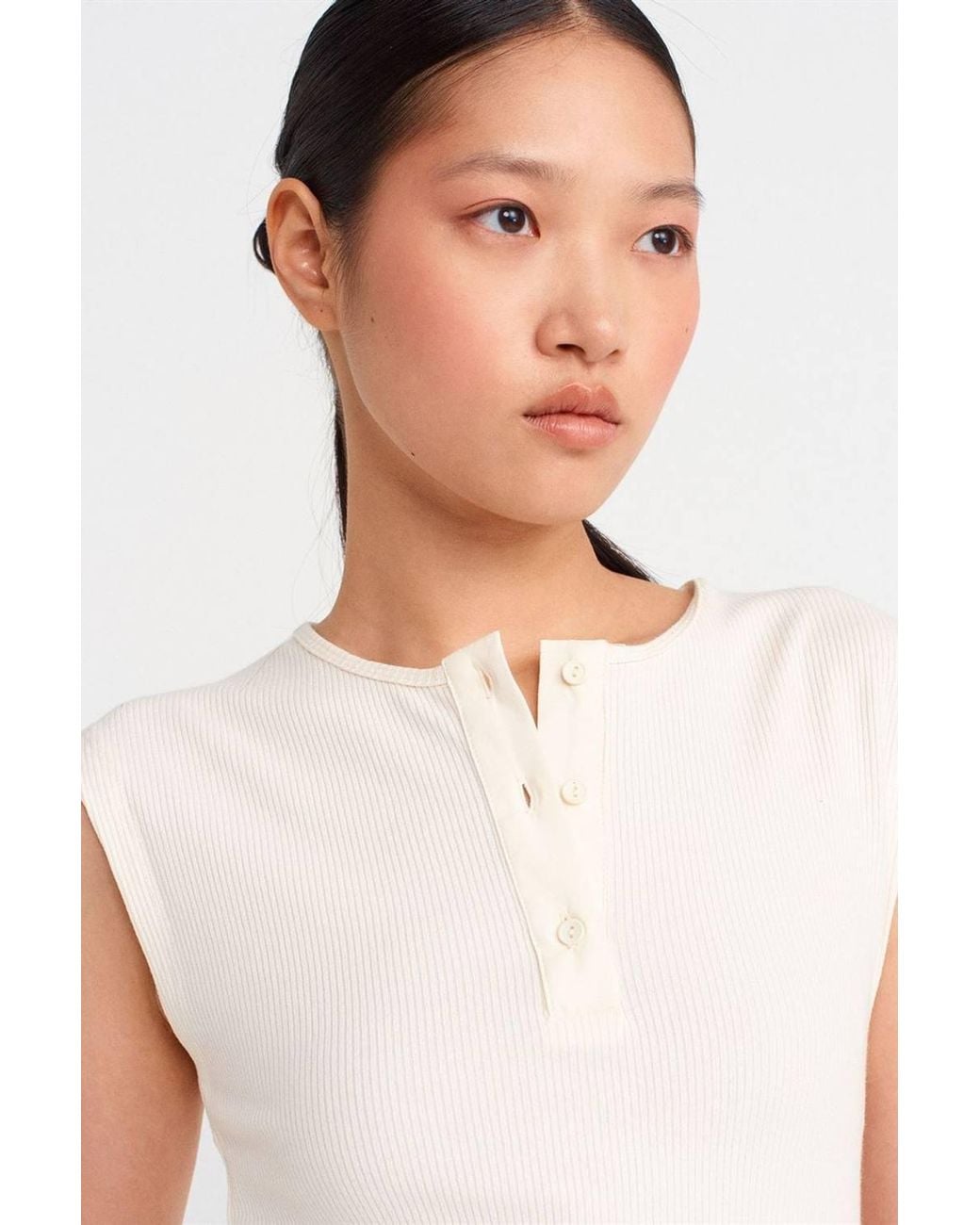 Dilvin White Sleeveless Ribbed Button-Front Blouse