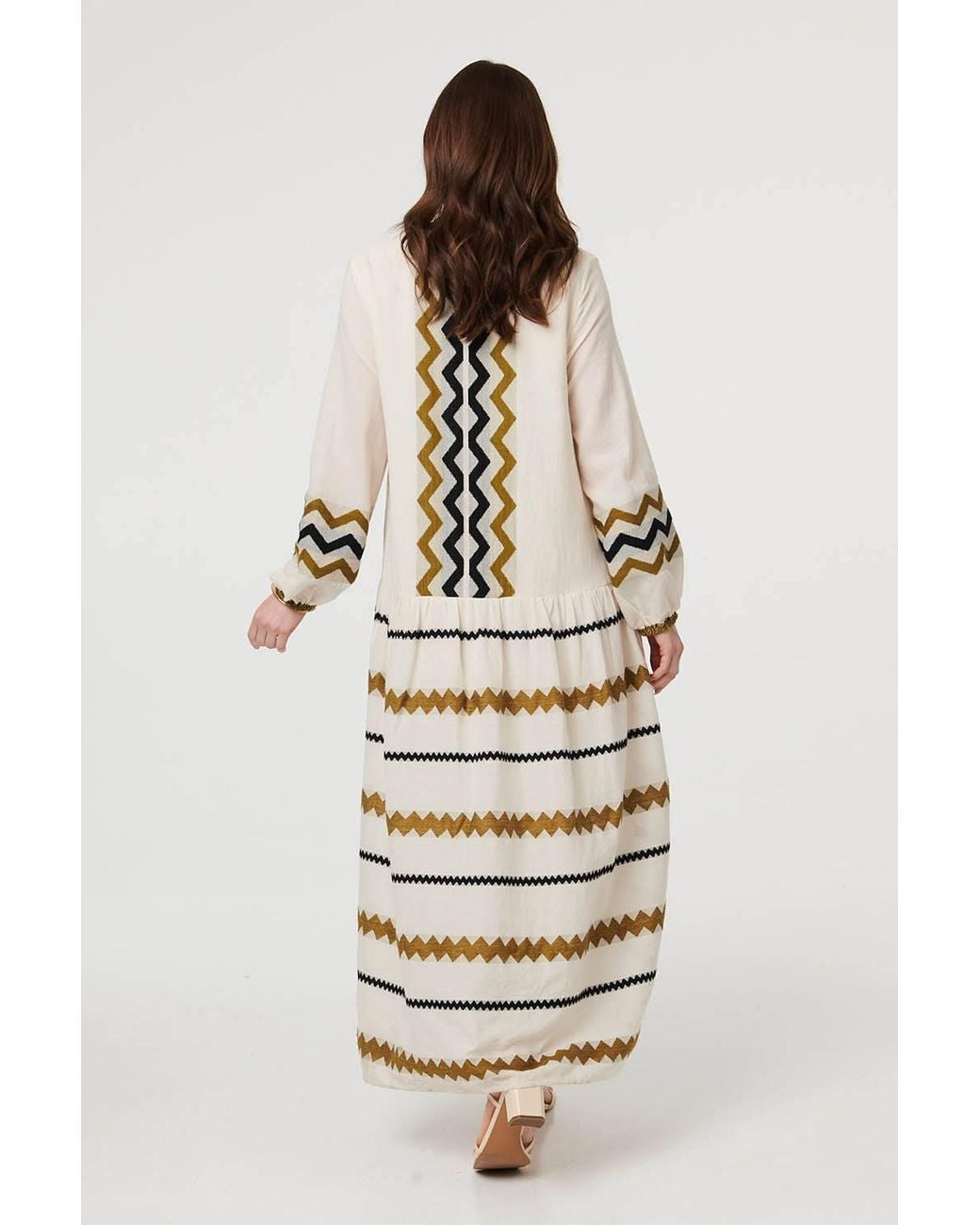Izabel London White Zigzag Print Long Sleeve Maxi Dress