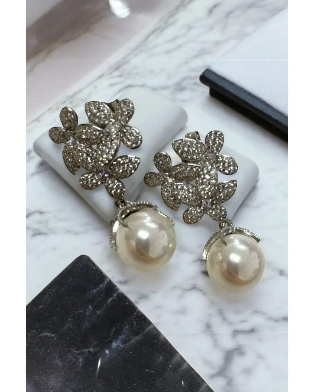 Latelita London White Flowers Pearl Earrings