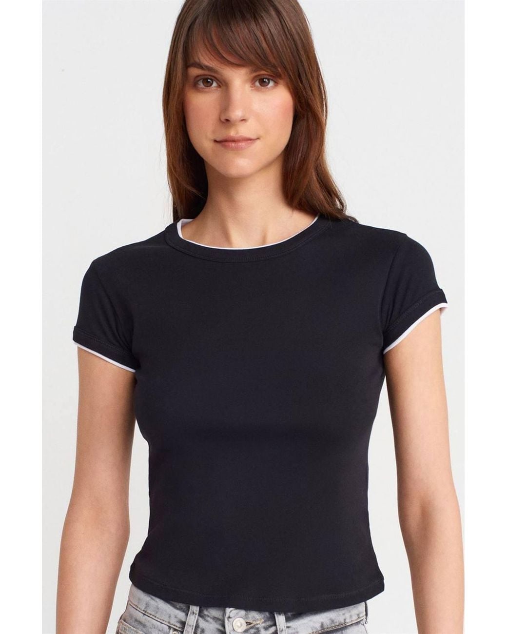 Dilvin Black Slim Fit Cotton Crop T-Shirt