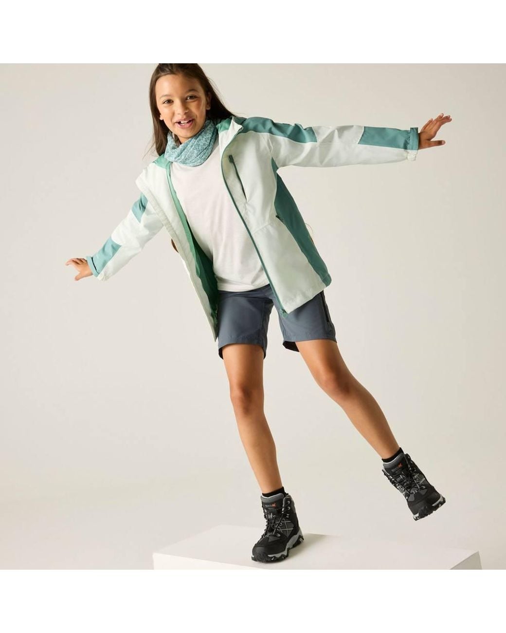Regatta Green Calderdale Iii Hooded Waterproof Jacket